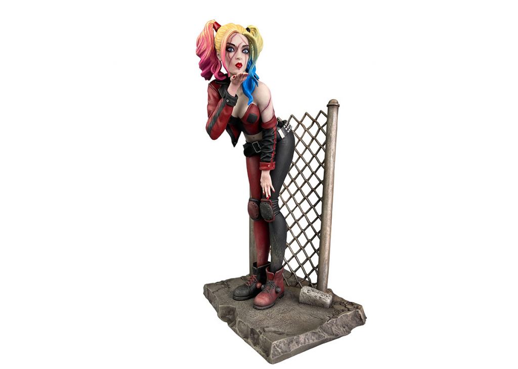 DC Comic Gallery DCeased Harley Quinn PVC Diorama