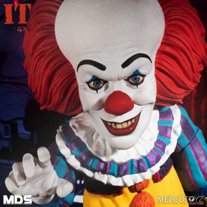 Mezco toys it pennywise figure